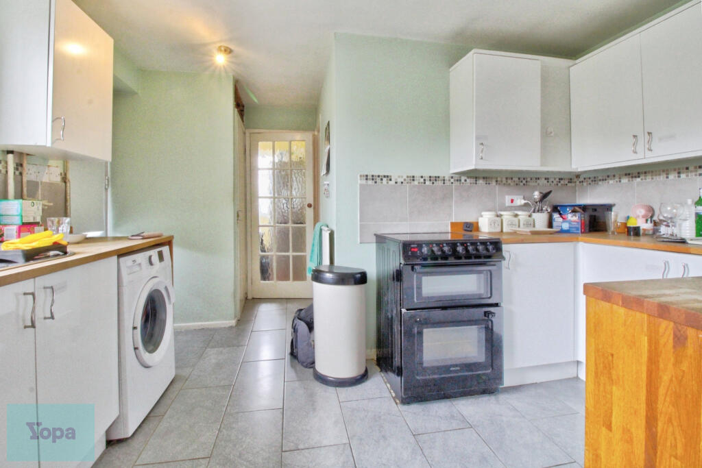 Bd92789c-Kitchen1