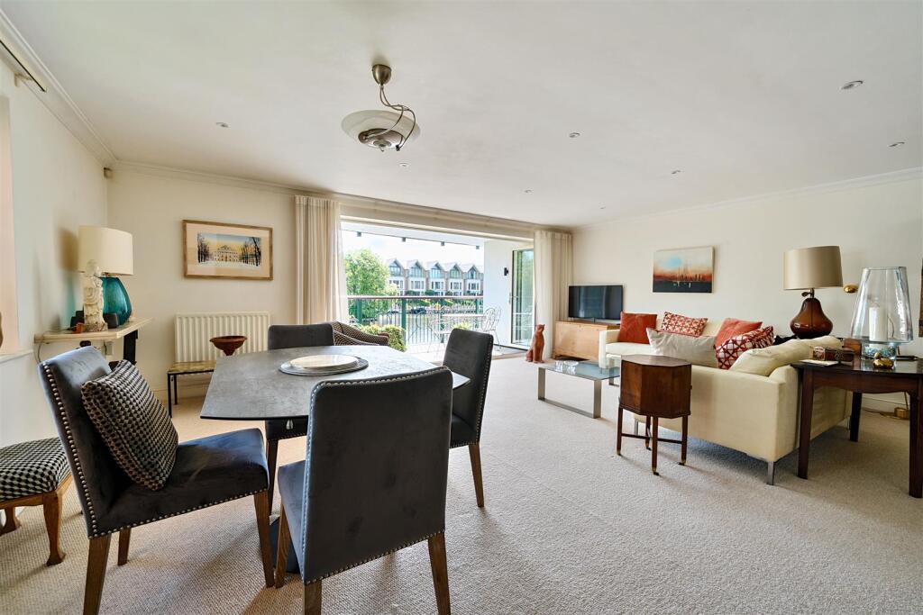 Living/Dining Room