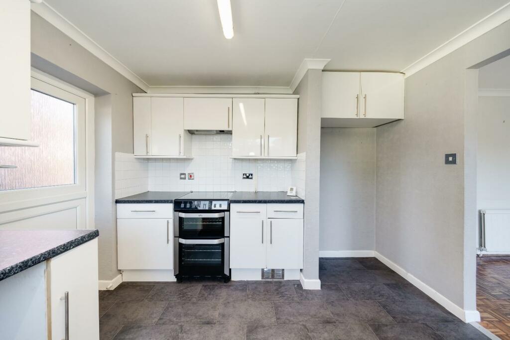 1.6 - kitchen.jpg