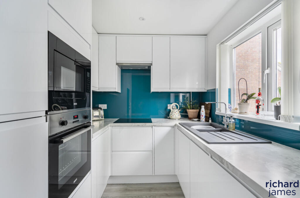 b071a6b8aa8046b89f9d0fe8ed50651b