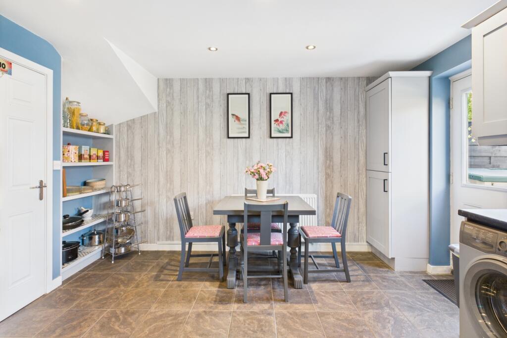 CAM03162G0-PR0289-STILL005