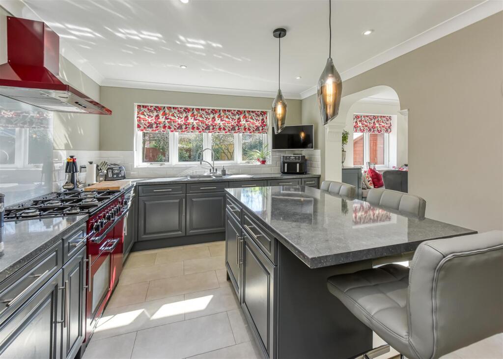 5 Hellier Drive-Kitchen (3).jpg