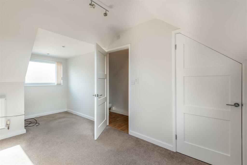 8589242-interior05.jpg