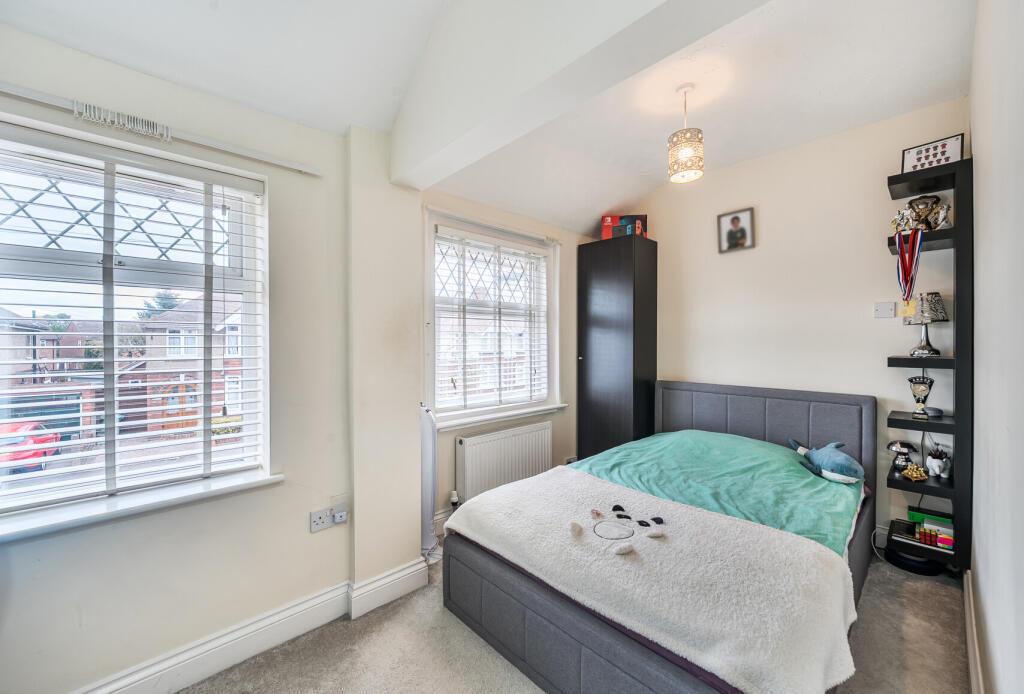 1369046-21-68f110...