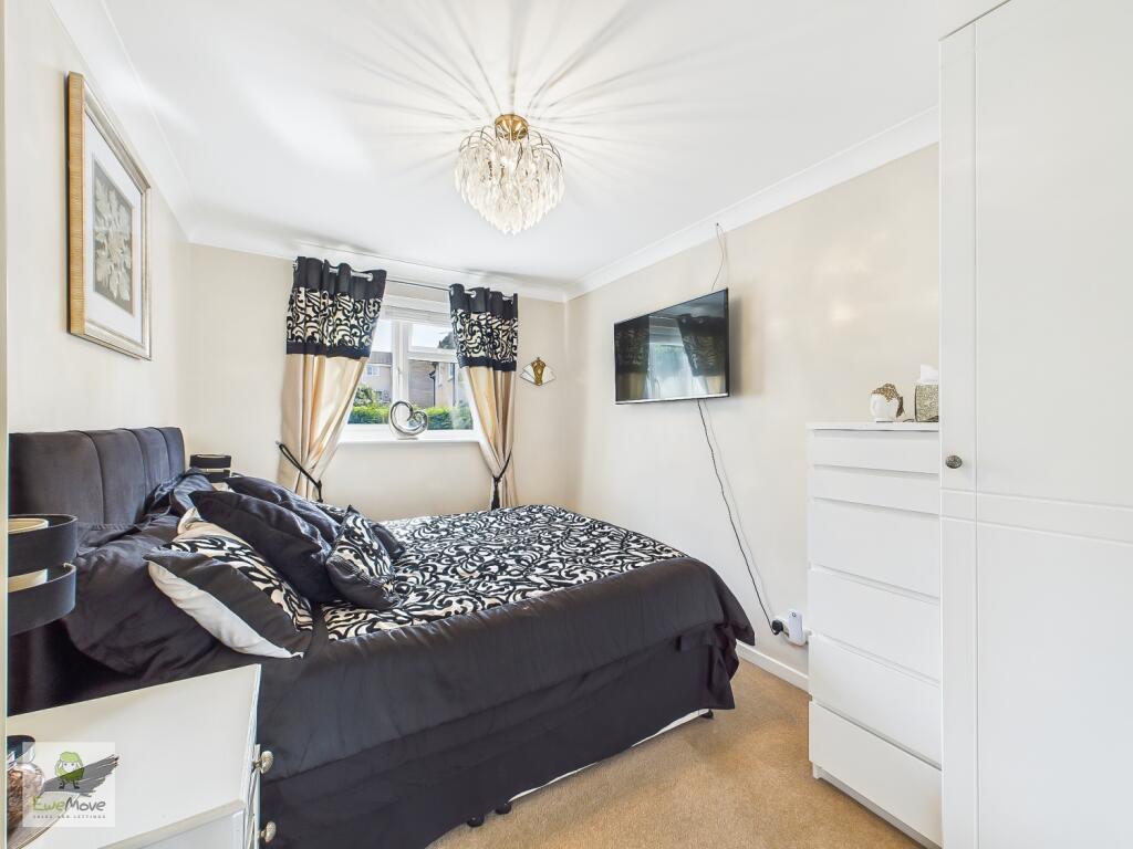 CAM02308G0-PR0189-STILL035-2