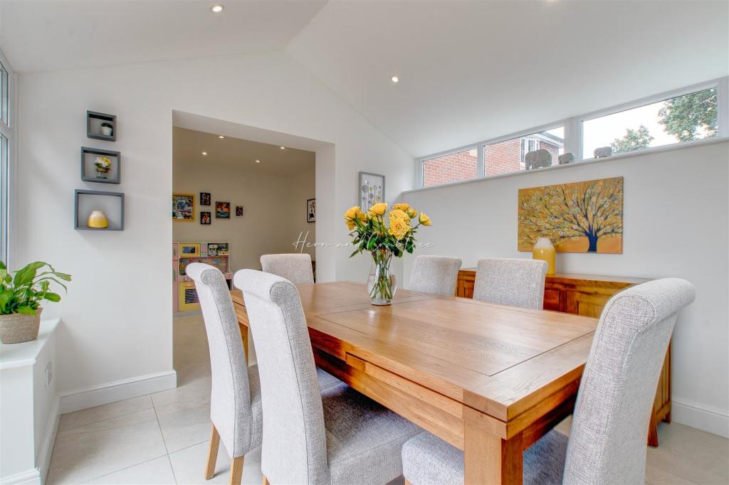 Blacktown Gardens, Marshfield, HernCrabtree (2).jp