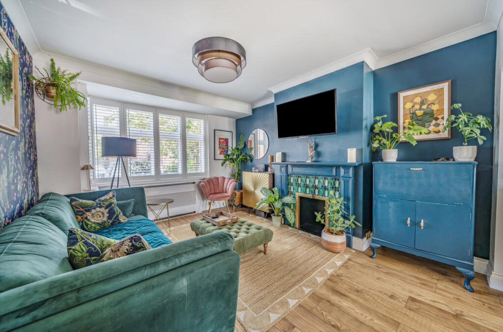 18-681f4a80bcbe9-...