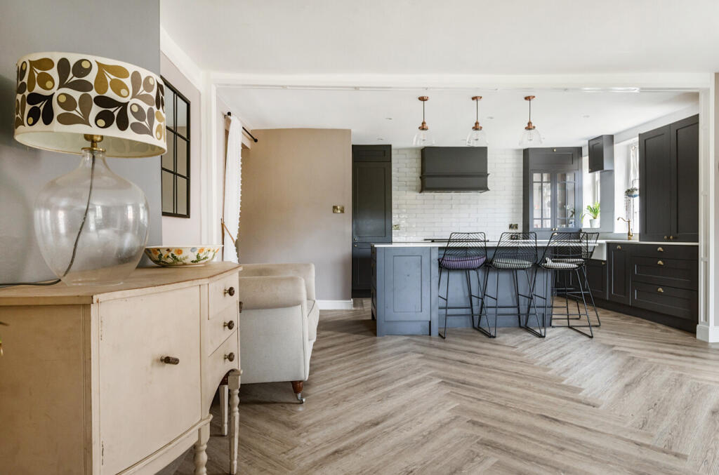 Living/Kitchen