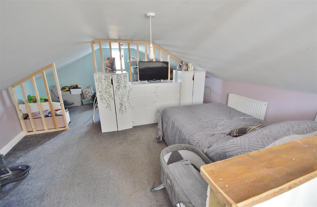 LOFT ROOM