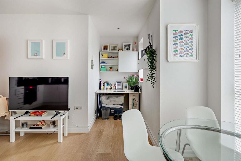 DINING SPACE.jpg