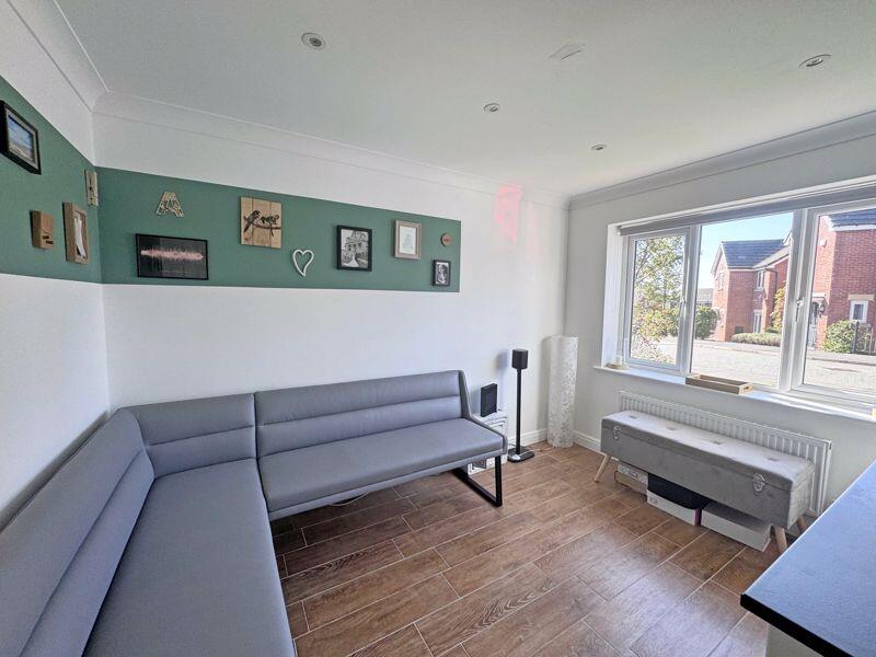 FRONT LOUNGE