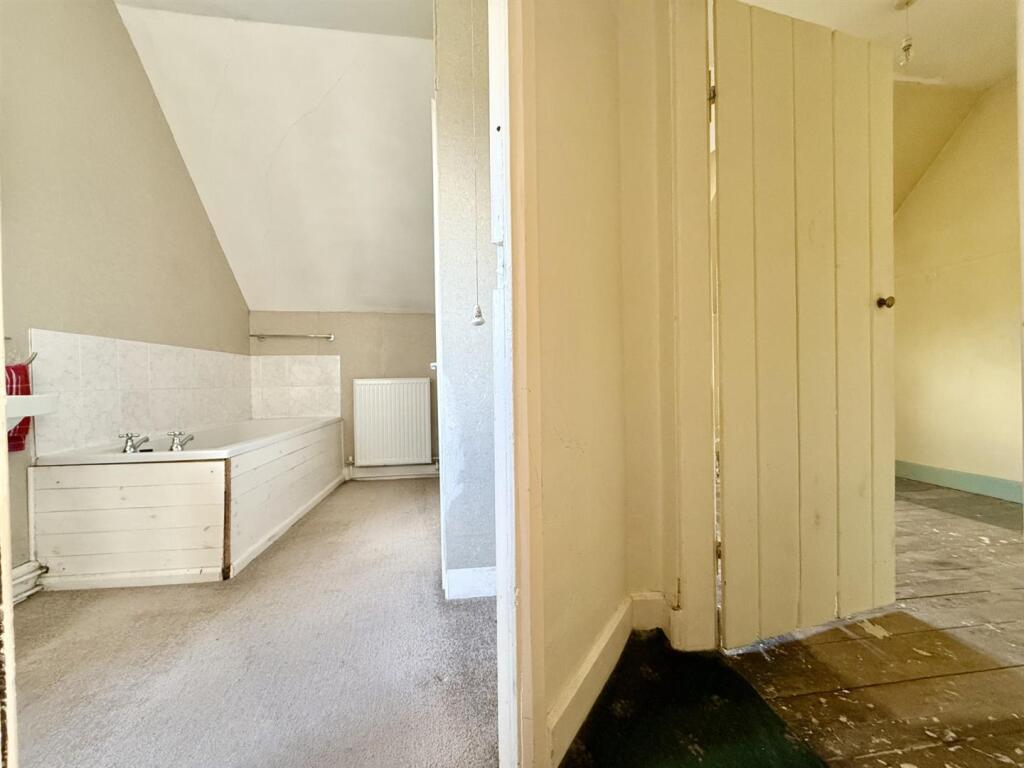 Bathroom.jpg