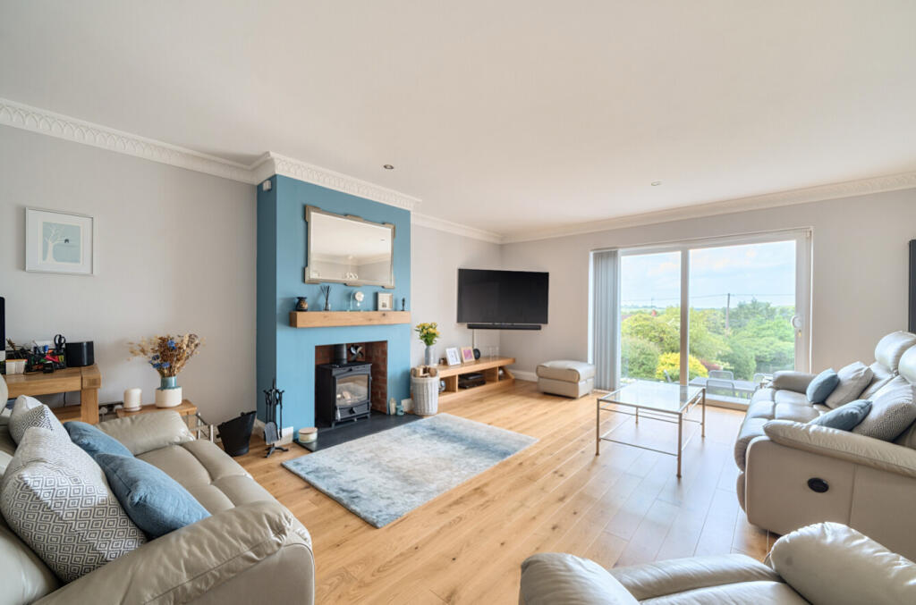 1296139-5-682f696...