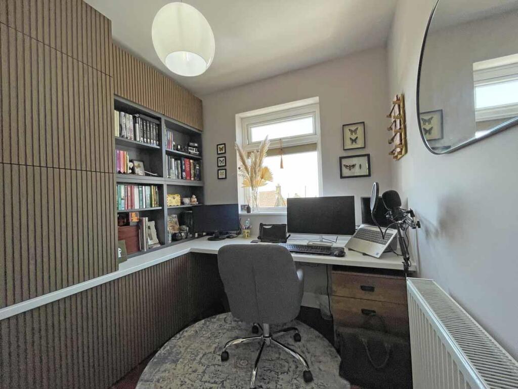 Beacon Down Avenue 40 - Bed 3.jpg