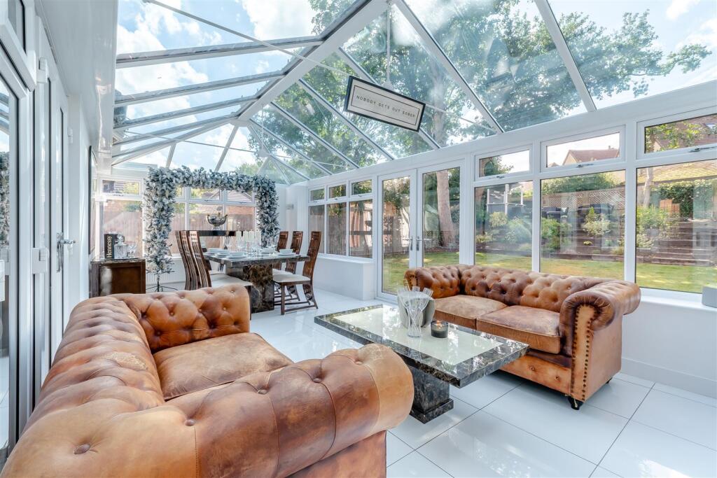 8662819-interior04.jpg