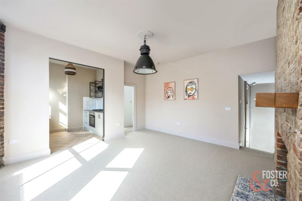 Ventnor Villas 57, flat 5-008.jpg