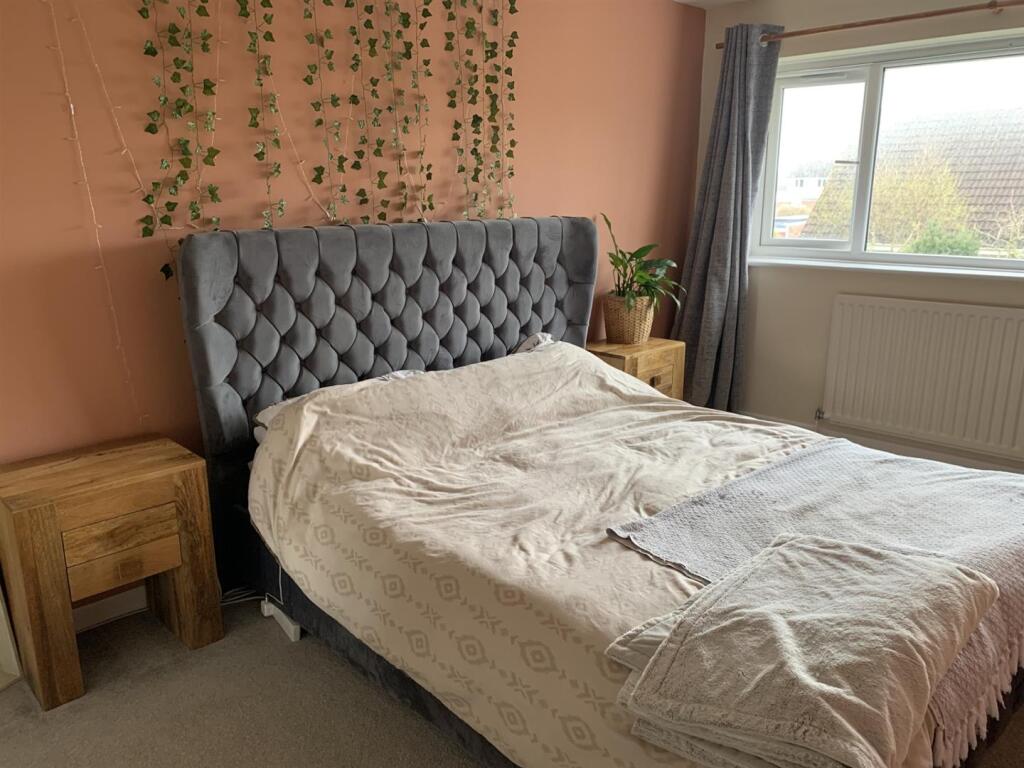 Bedroom..jpg