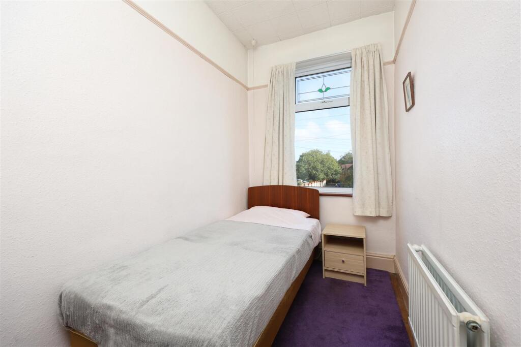 72 Ashgrove Road 19.JPG