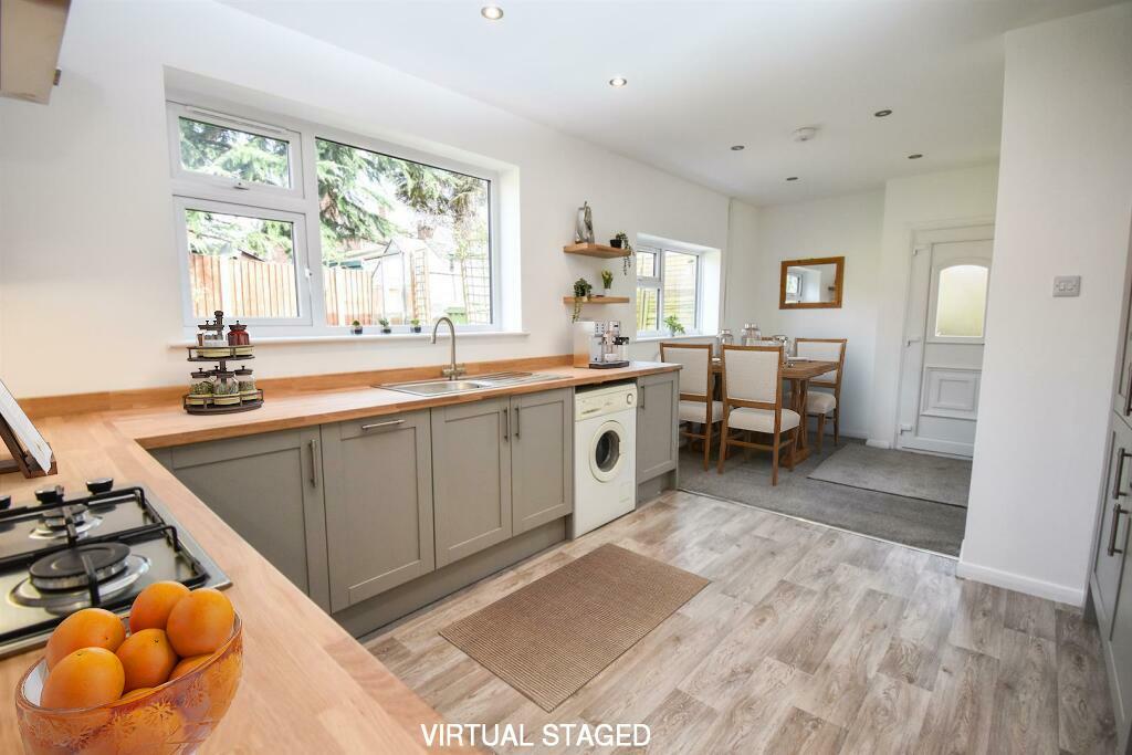 Kitchen breakfast room