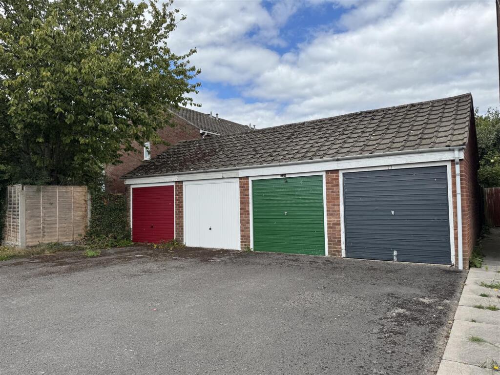 Garage &amp; Parking