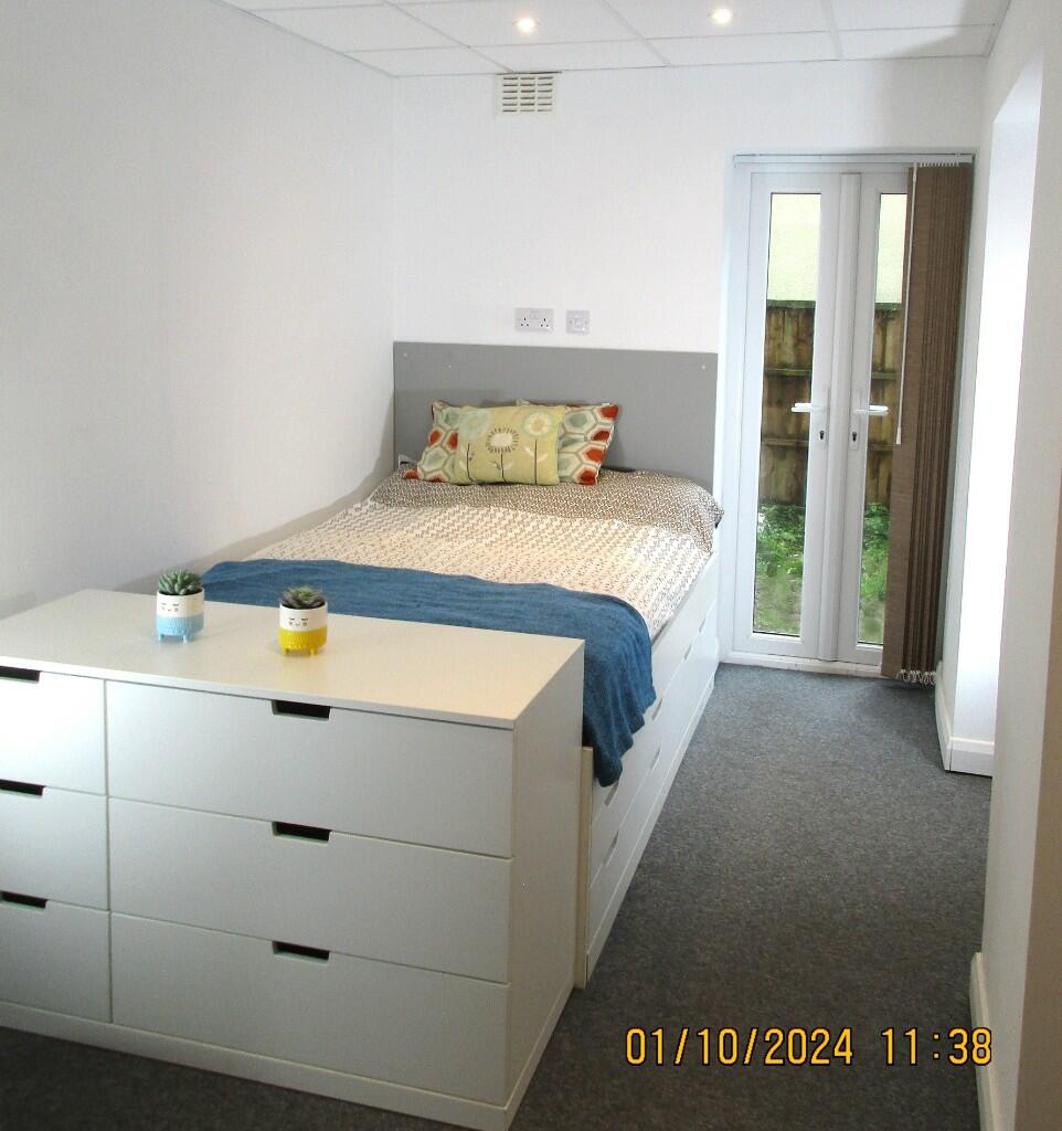 Newly Refurbished Student Studios, Available now or from the start of Jan 2025