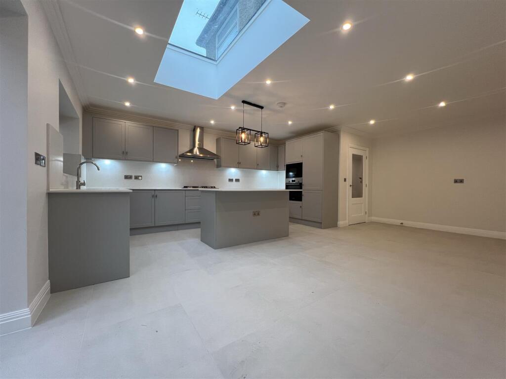 Kitchen/Living Area