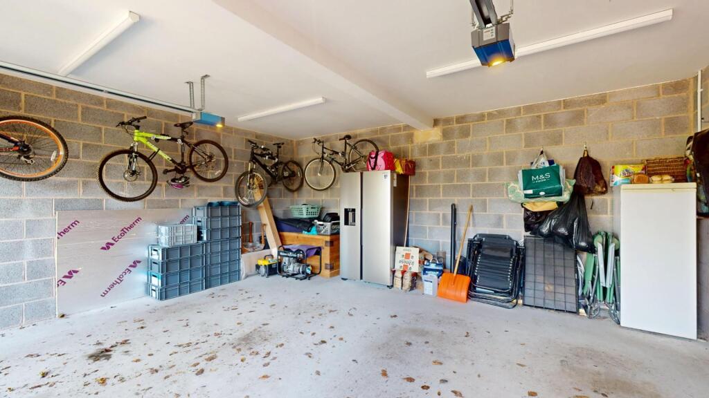 GARAGE.jpg