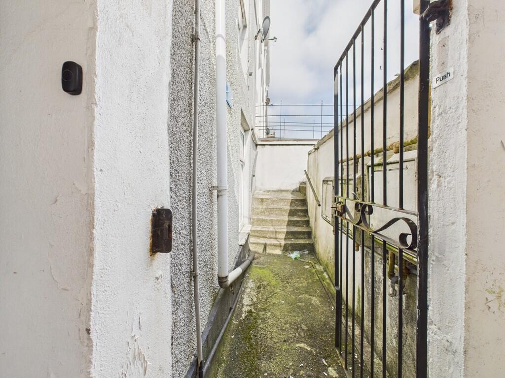 CAM03974G0-PR0194...