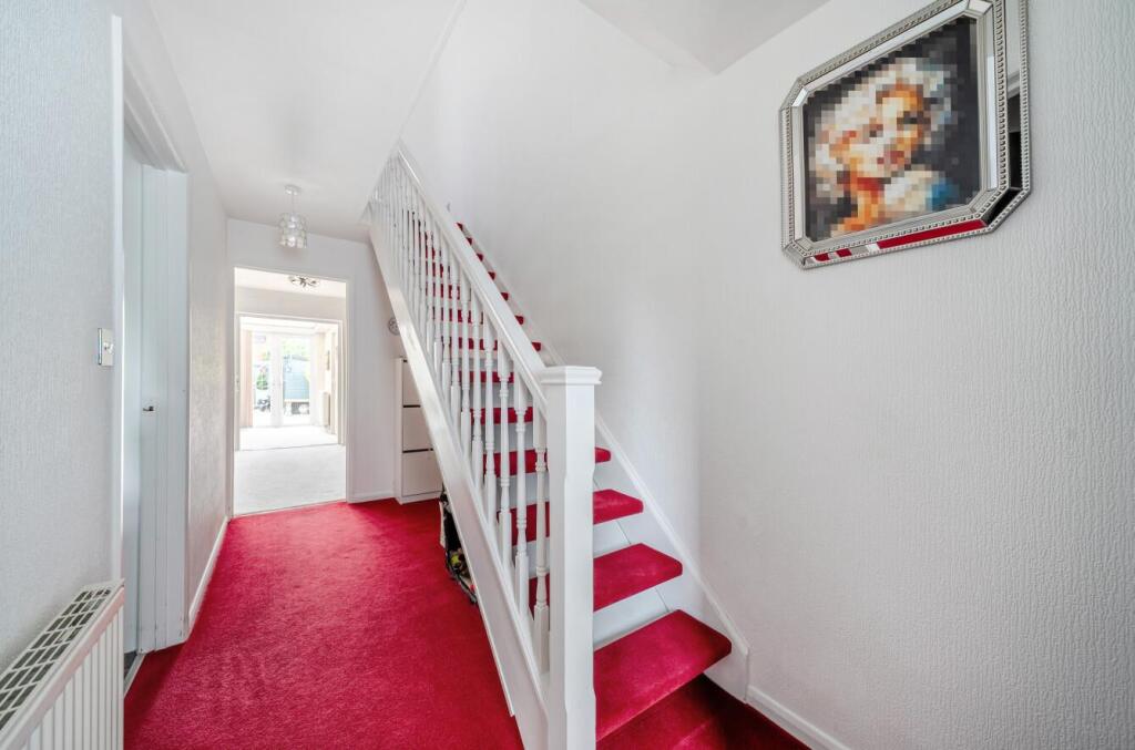 18 Whernside, Rugby (8).jpg