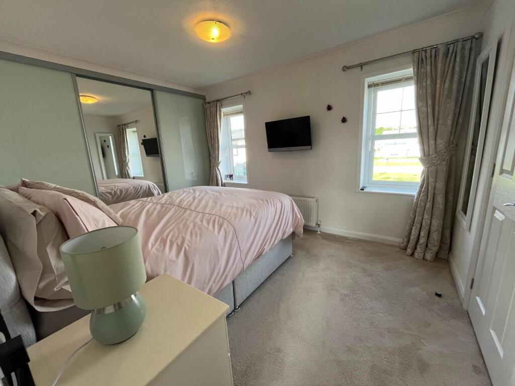 Bed 1.jpg