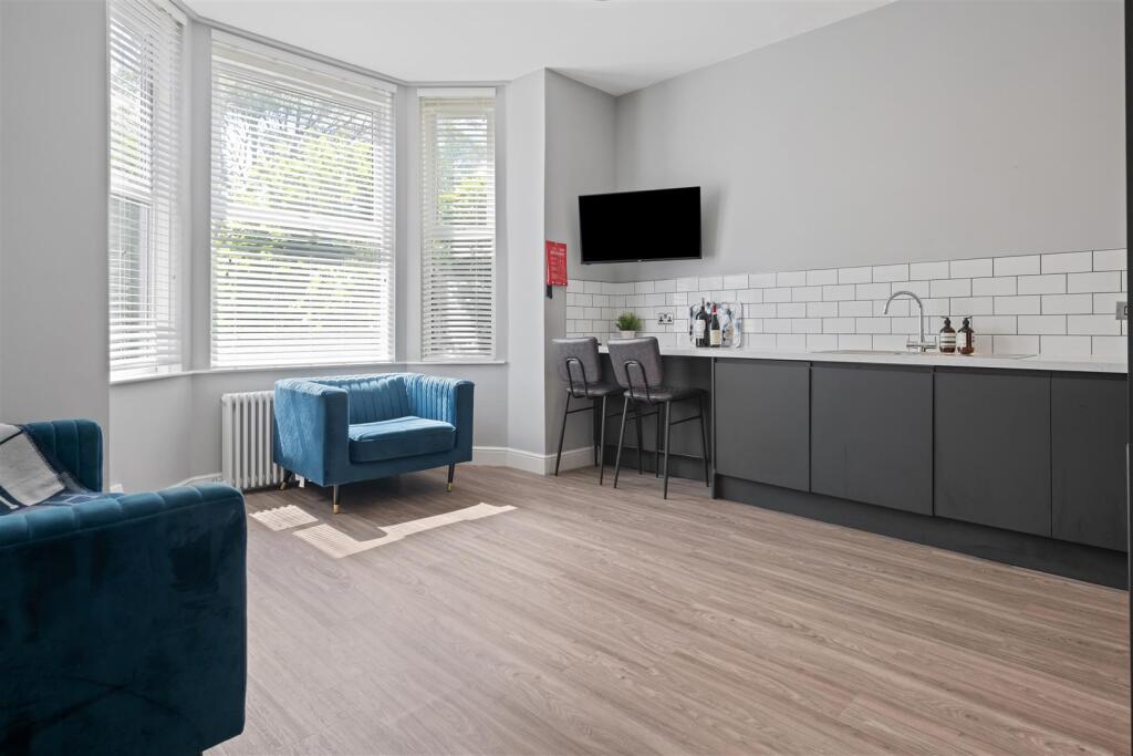 A, 11 Larkdale Rd-Hi.jpg