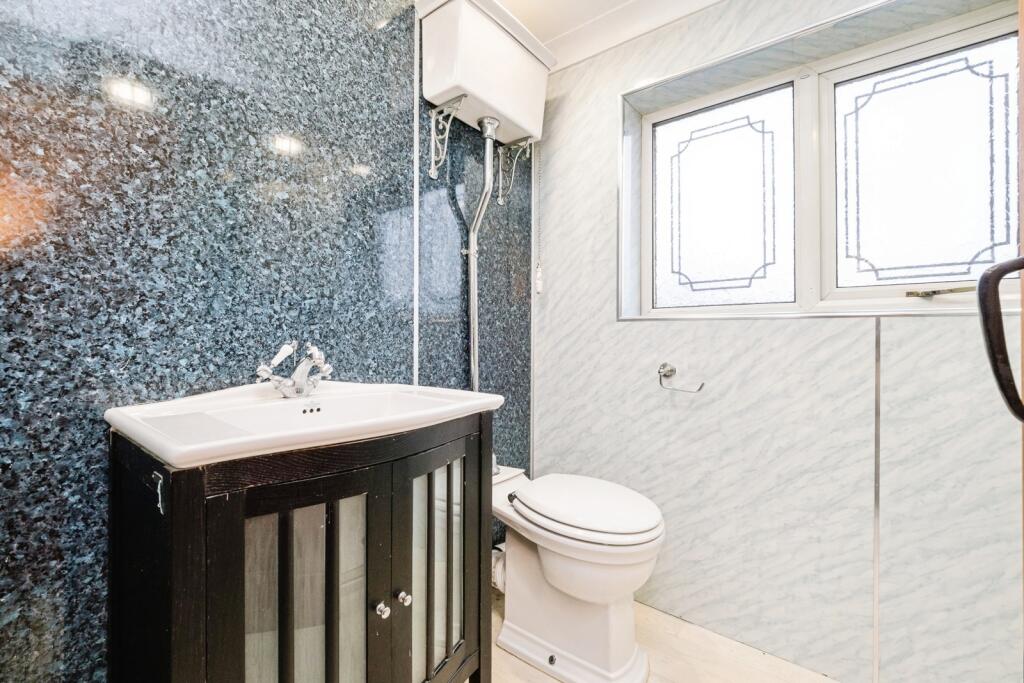 High Street, HORNCHURCH, Essex, RM12