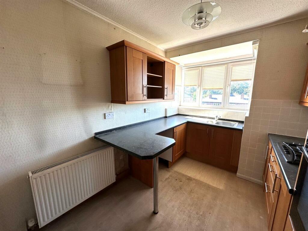 kitchen 2.jpg