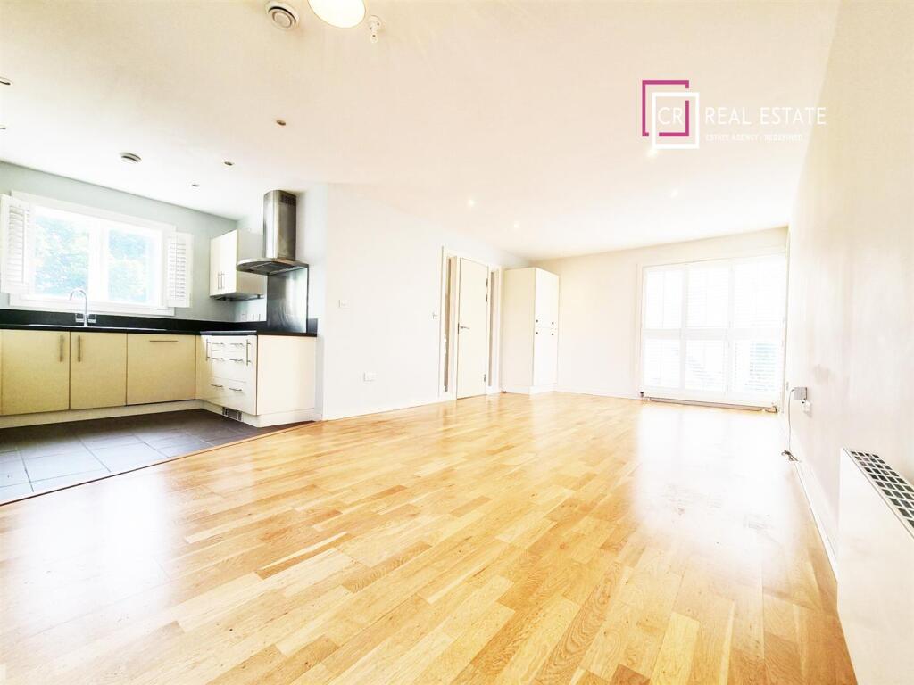 LOUNGE/DINER/KITCHEN