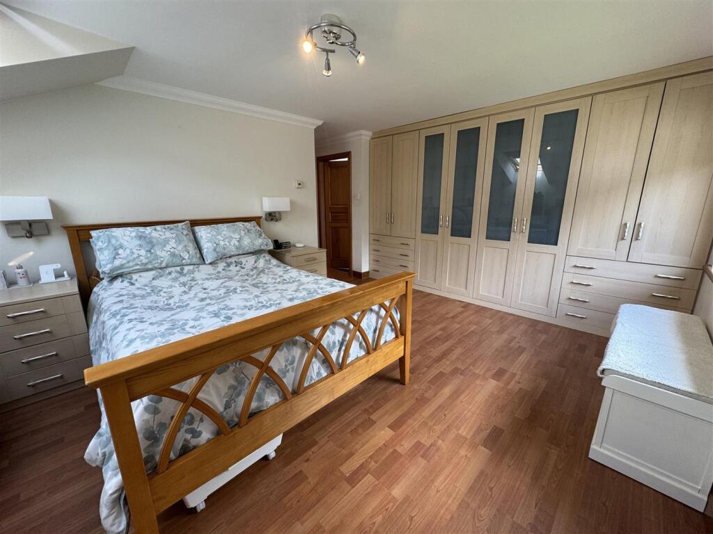 MASTER BEDROOM .JPG
