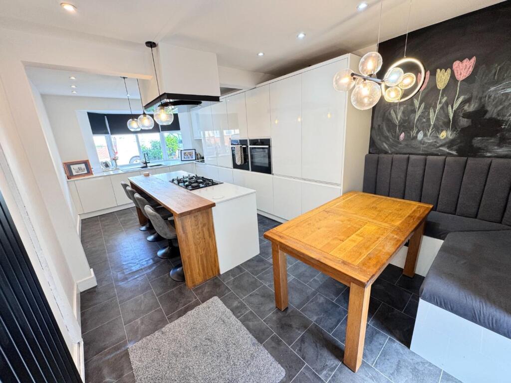 KITCHEN/DINER/BREAKFAST ROOM