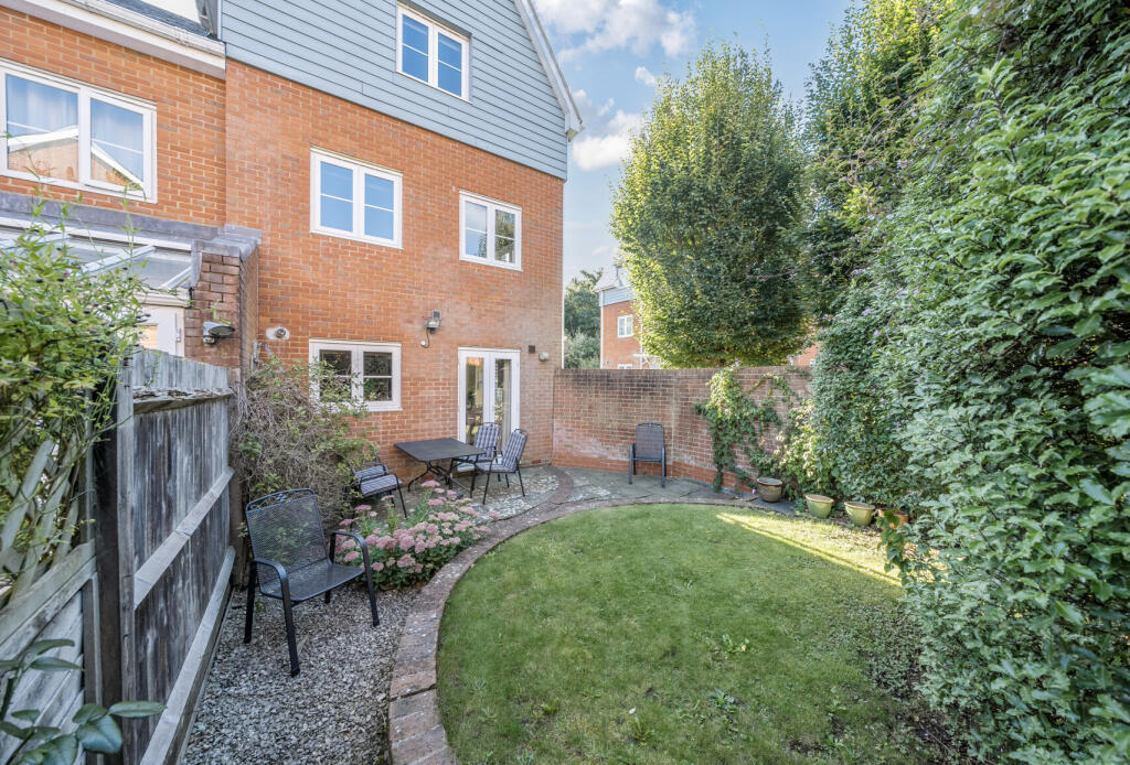 1349112-4-68bea15...