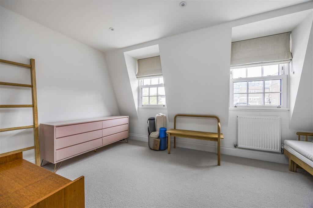 2 Cambridge Mews, Serpentine Road, Southsea-Portic