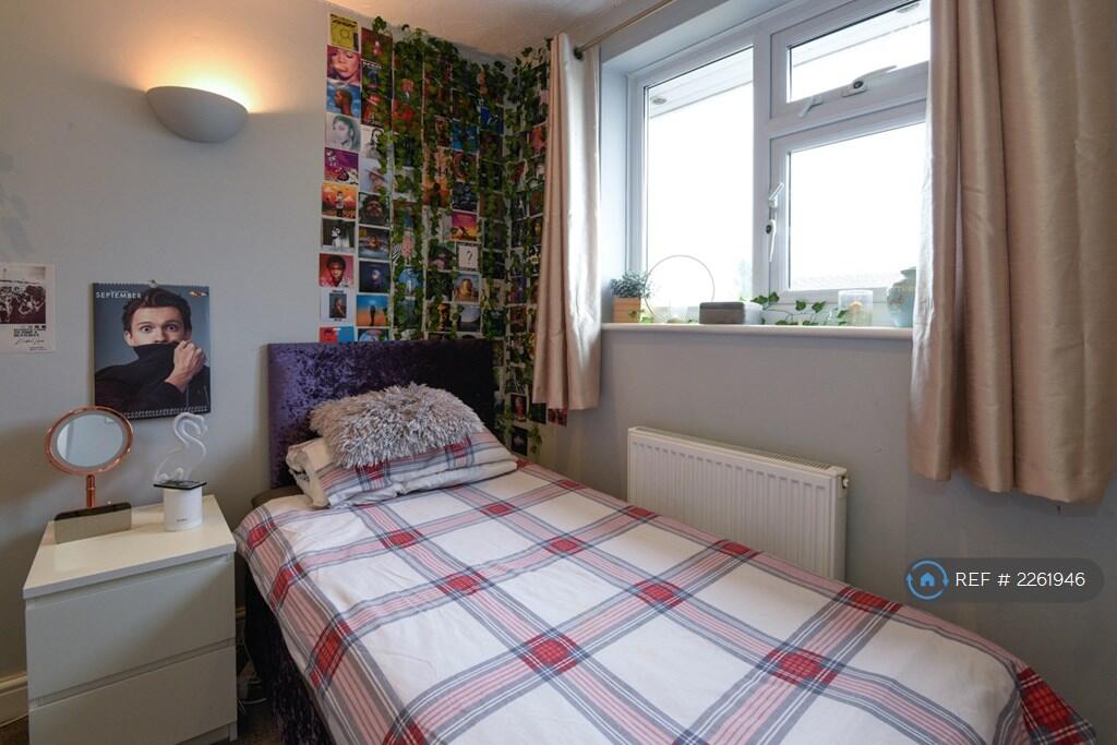 Bedroom 4 Under Window