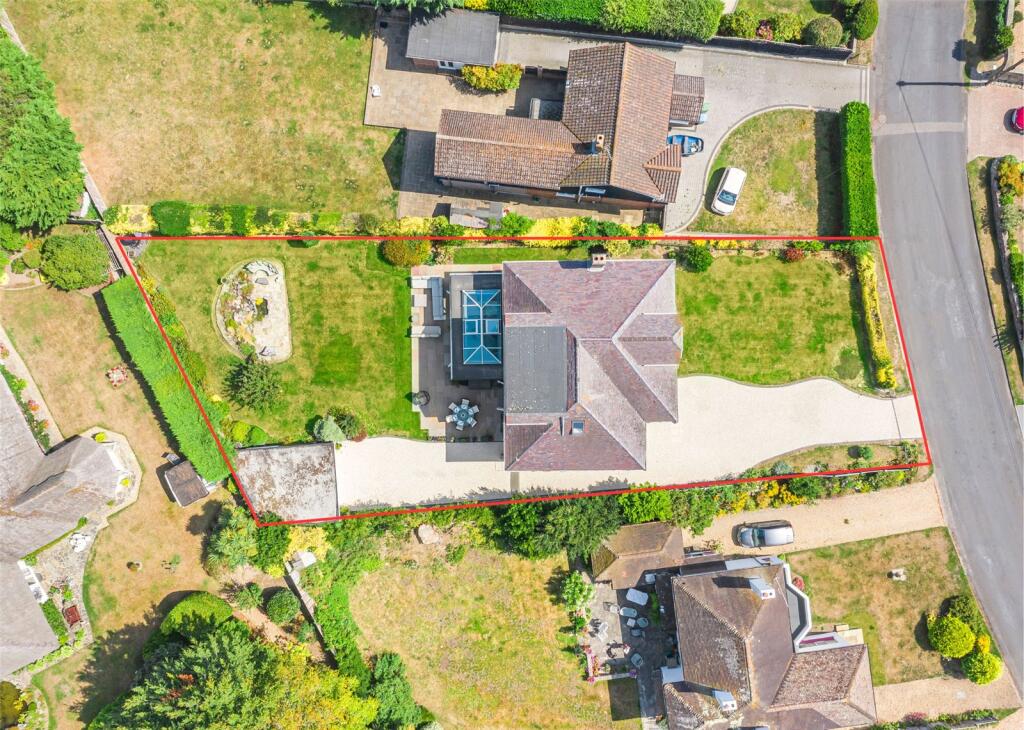 Outlined Boundary