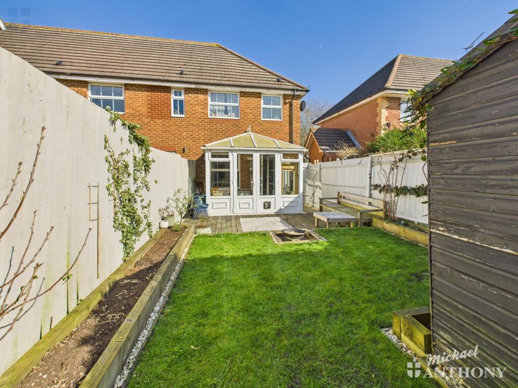 CAM03852G0-PR0216-STILL007