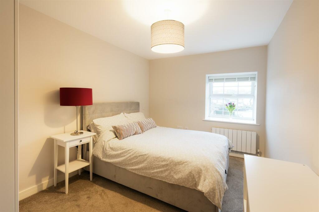 Conygre House, Conygre Road Bed 2.jpg