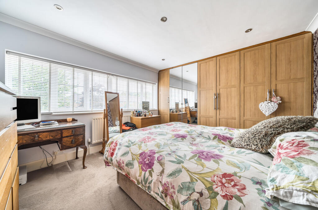 1344172-4-68a85b6...