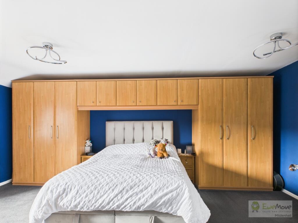 CAM03603G0-PR0039-STILL015