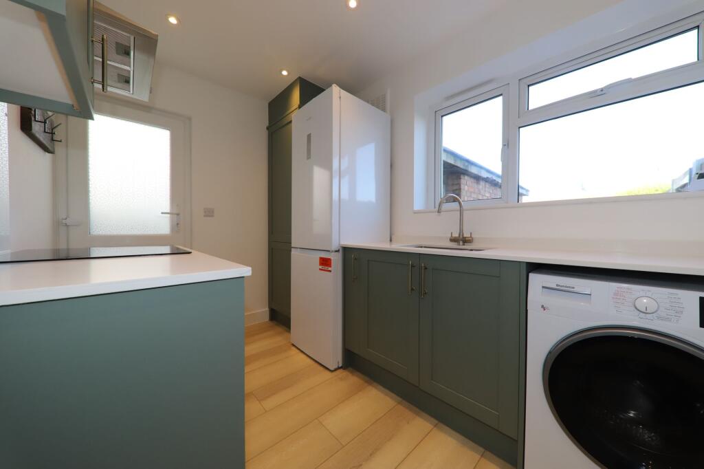 Kitchen (2)