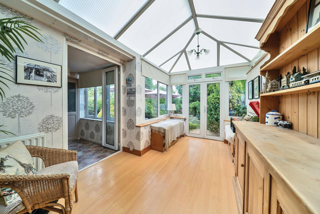 1319109-7-6874da8...