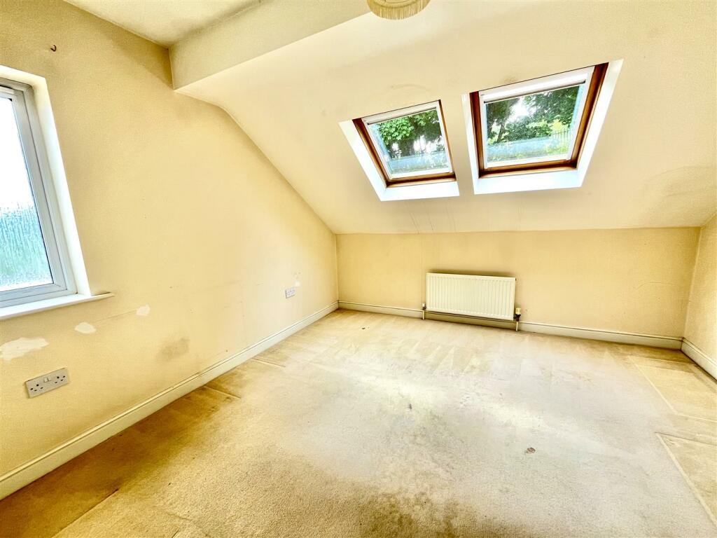 Bramleys Estate Agents - Maple Fold - Elland (6).j