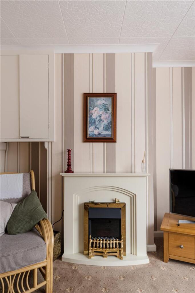 Lyne Crescent E17