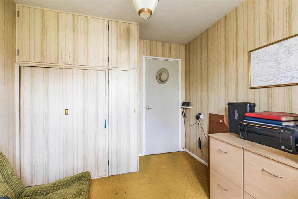 Sunnyside, Walnut Tree Lane, KT14 7AQ - 2.jpg