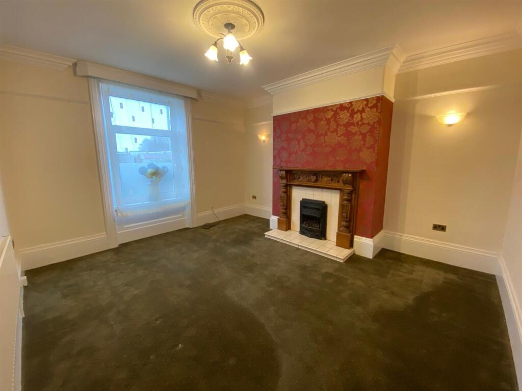 LOUNGE.jpg